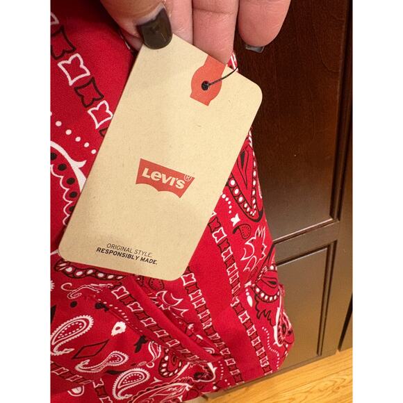 NWT Levis Mens Puffer Vest Red Bandana Faux Leather Sherpa Collar Western Size M - Picture 10 of 12